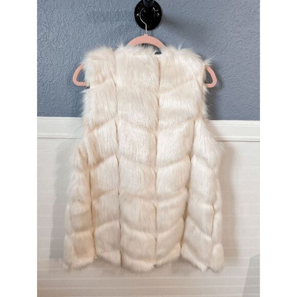 Before You Collection Jax Faux Fur Vestt - Picture 5 of 7